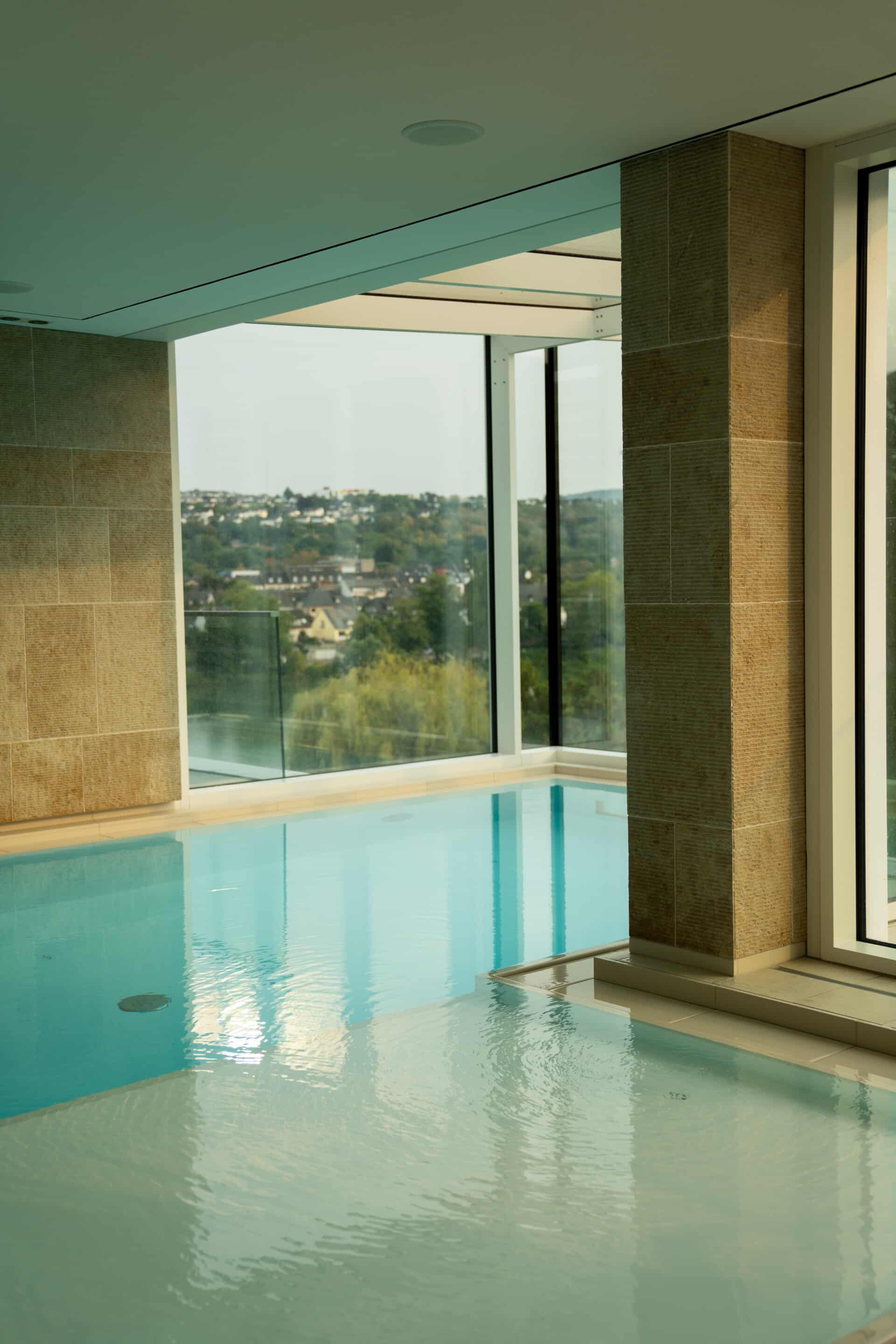 Pool im FÄHRHAUS Spa Wellnesshotel