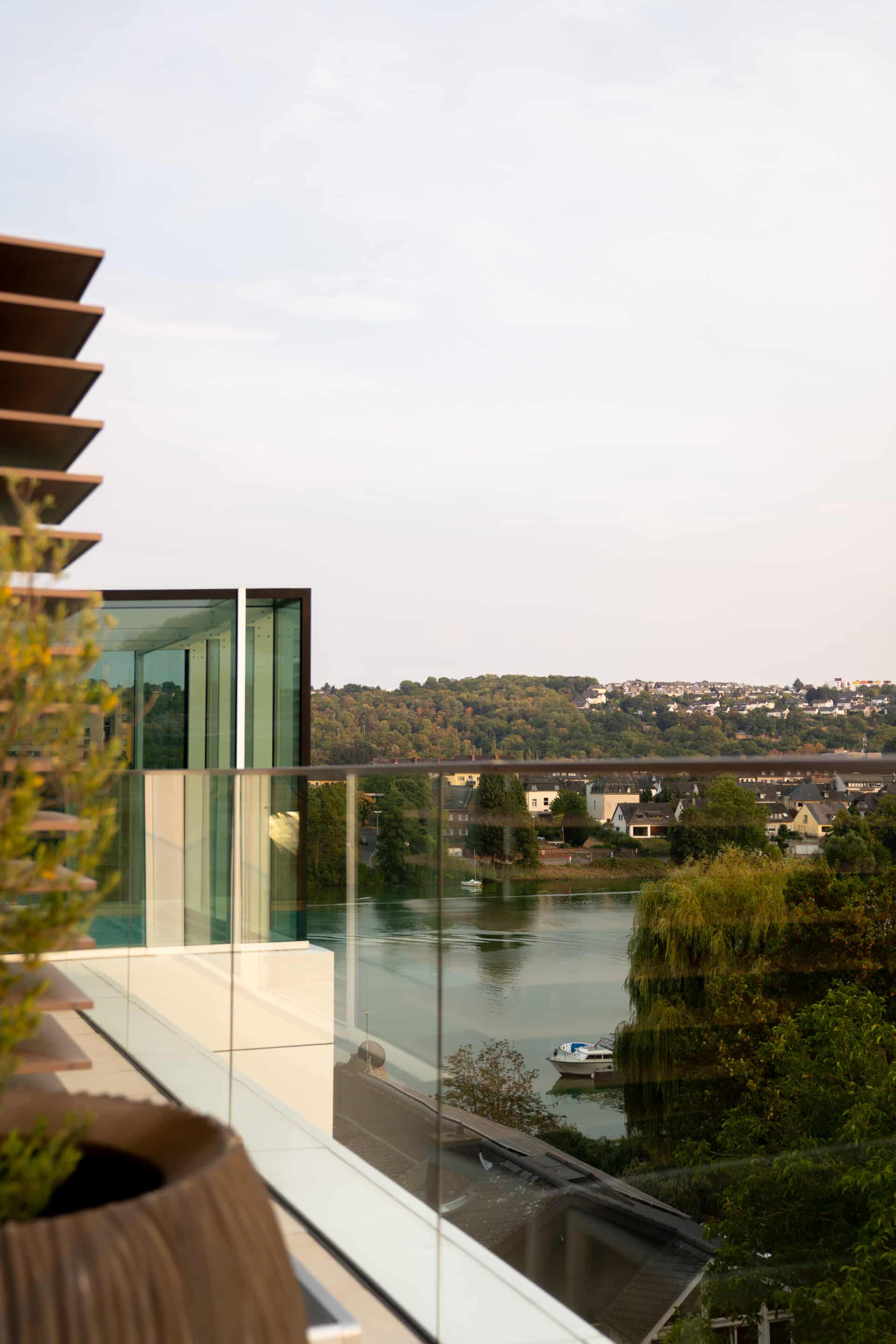 spa terrasse moselblick faehrhaus koblenz scaled